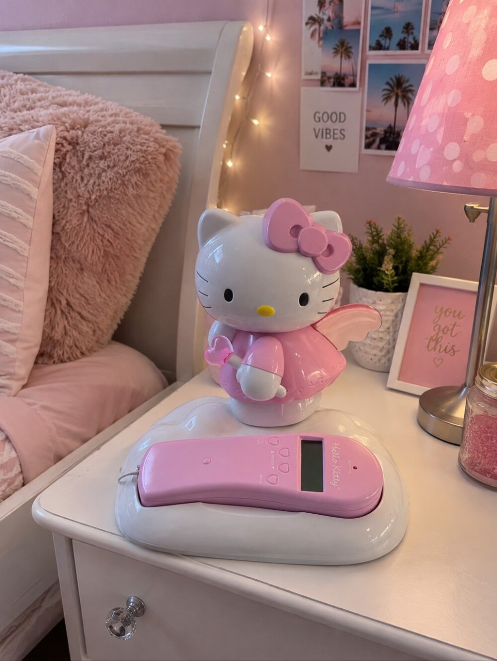 Working Hello Kitty Pink & White Desk Landline Phone Angel Figurine